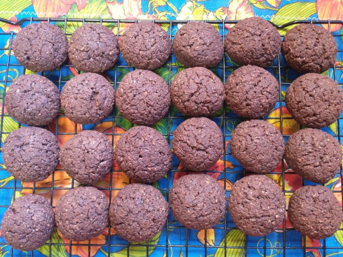 Biscoitinhos cacau com nozes (sem glúten)
